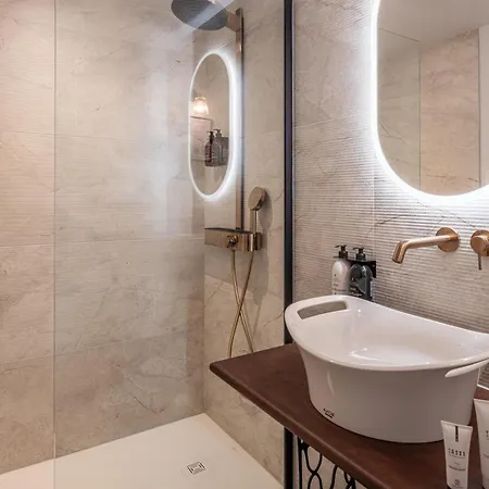 Litteraire Alexandre Vialatte, Bw Signature Collection Hotell