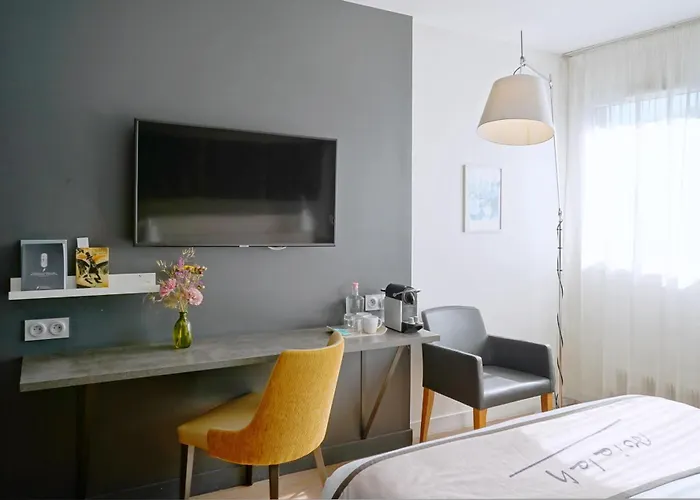 Litteraire Alexandre Vialatte, Bw Signature Collection Hotel